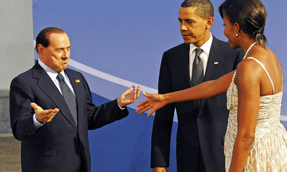 Berlusconi, Obama, Michelle Berlusconi impazzisce alla vista della splendida consorte del presidente americano Obama.